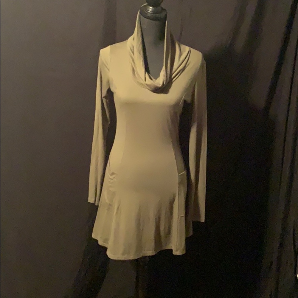 Long sleeve dress with pockets